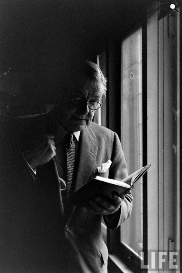 T. S. Eliot (1888-1965) Nobel-díjas költő, drámaíró, kritikus (Fotó: LIFE Collection/Wikimdia)