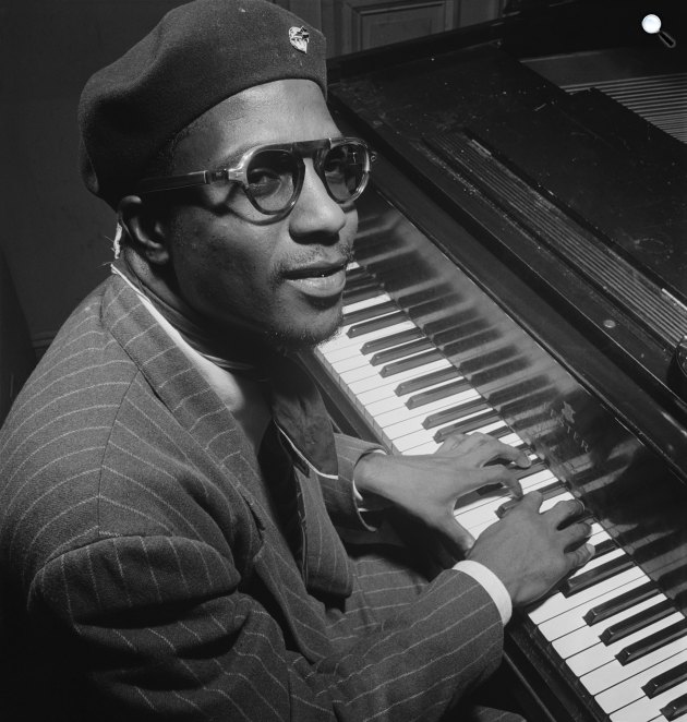 Thelonious Monk (1817-1982) jazz-zongorista a Mintons Playhouse, New York, kb. 1947 (Fotó: William P. Gottlieb)