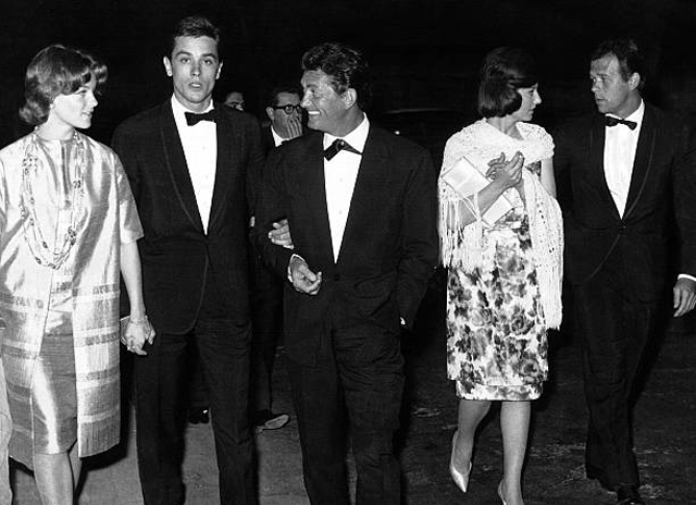Romy Schneider, Alain Delon, Jean Marais, Lucilla Morlacchi és Renato Salvatori a Két világ fesztiválján, Olaszország, 1961 (Fotó: Keystone-Franciaország / Gamma-Keystone/Getty Images)