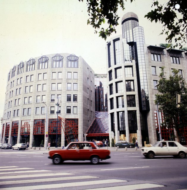 Bajcsy-Zsilinszky út 12-14. irodaház a József Attila utca sarkon, Budapest, 1989 (Fotó: Fortepan/Gábor Viktor)