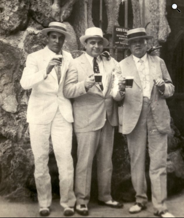 J. Fritz Gordon ügyvéd, Al Capone bűnöző és Havanna polgármestere, Julio Morales, Kuba, 1930 (Fotó: State Library and Archives of Florida/Flickr/Wikimedia)