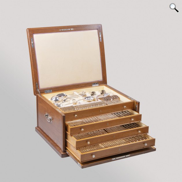 Kossuth Ferenc (1841-1914) Kossuth Lajos idősebbik fia, hídépítő mérnök, politikus étkészlete (Fotó: Art and Antique Budapest)