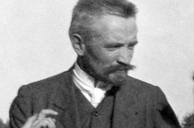Cholnoky Jenő (1970-1950) földrajztudós a Szikra gazdaság szőlészetében, 1910, részlet (Fotó: Fortepan/Cholnoky Tamás)