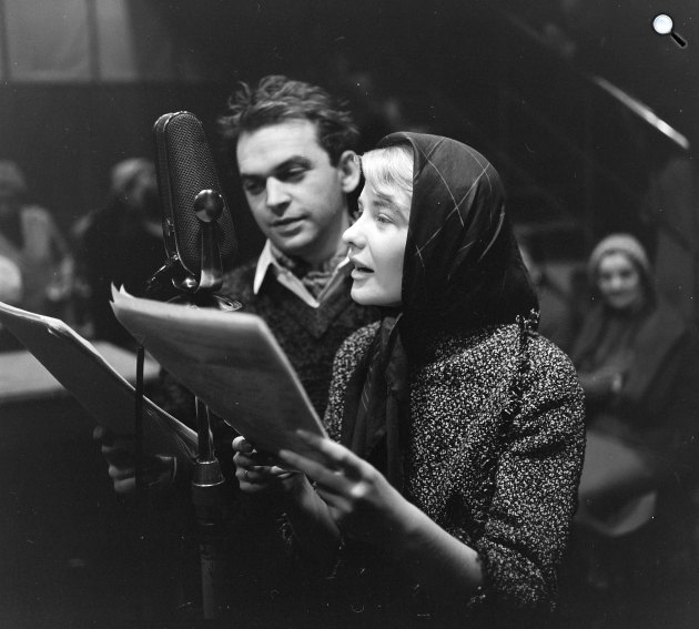 Bodrogi Gyula és Törőcsik Mari színművészek a Magyar Rádióban, 1961 (Fotó: Fortepan/Szalay Zoltán)