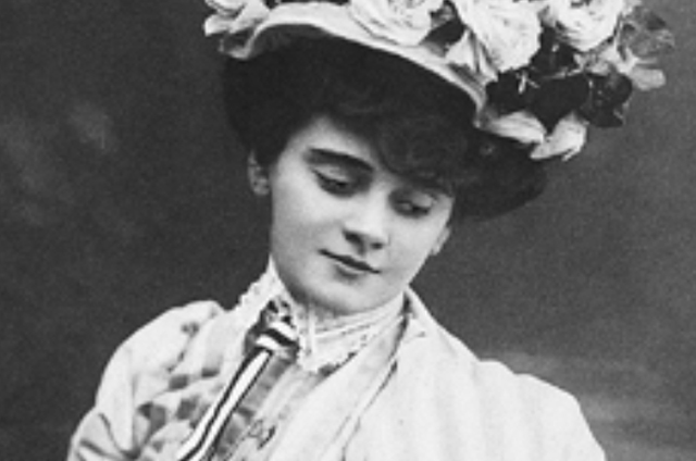 Medgyaszay Vilma (1885-1972) színésznő, színházigazgató, 1913-1915 körül (Fotó: MEK.OSZK)