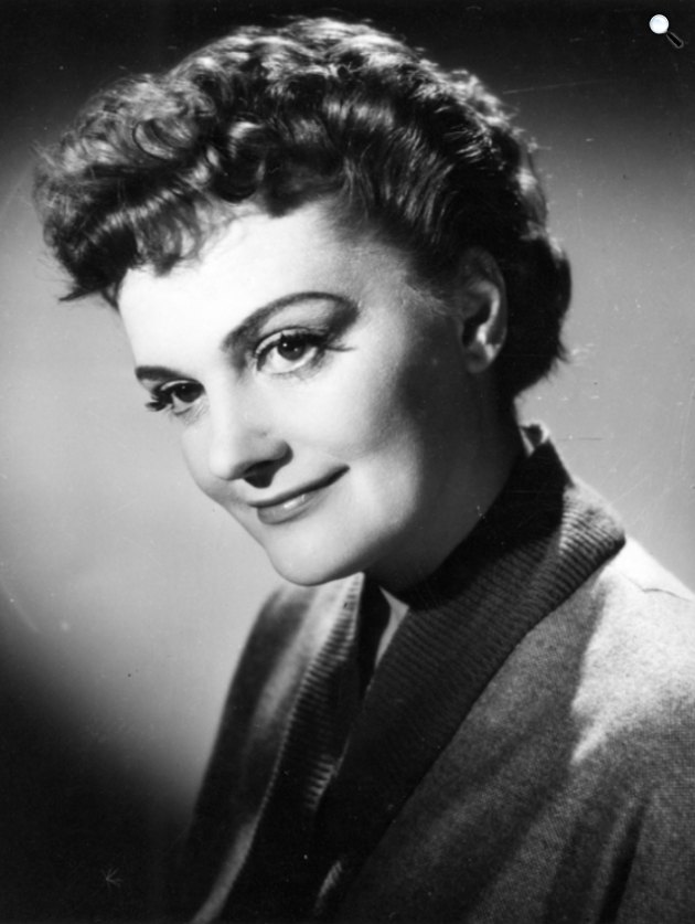 Mese a 12 találatról - Tolnay Klári (1914-1998) színésznő, 1957 (Fotó: Saphir Tibor/OSZK/europeana.eu)