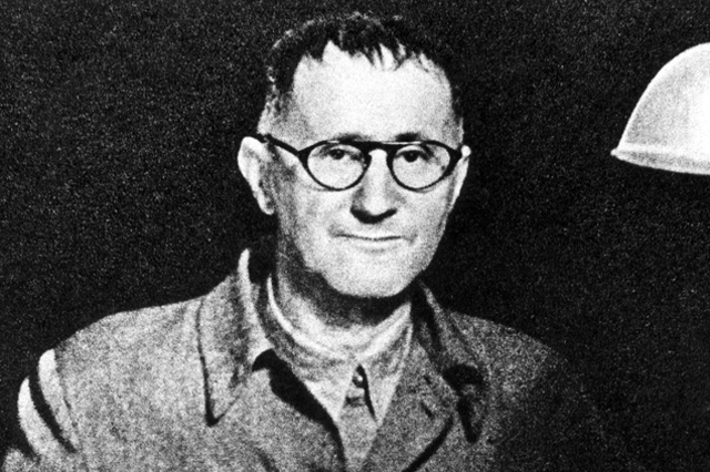 Bertolt Brecht (1898-1956) drámaíró, költő, 1927-1928 (Fotó: beeldbank.spaarnestadphoto.com)