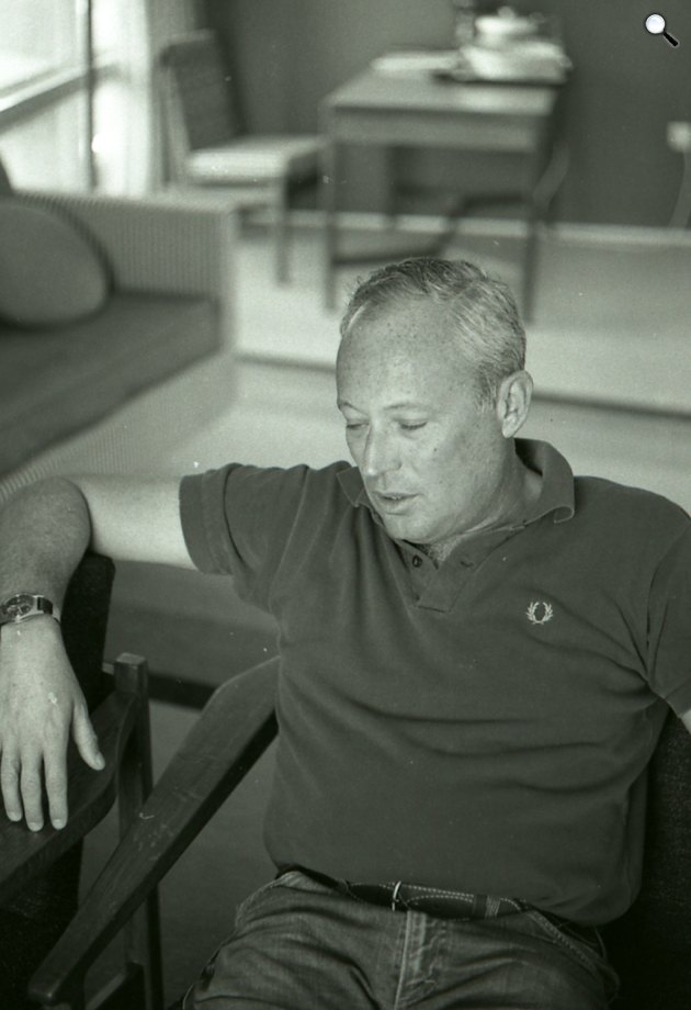 Leon Uris (1924-2003) amerikai zsidó író, Izrael, 1967 (Fotó: Boris Carmi/ National Library of Israel/The Pritzker Family National Photography Collection)