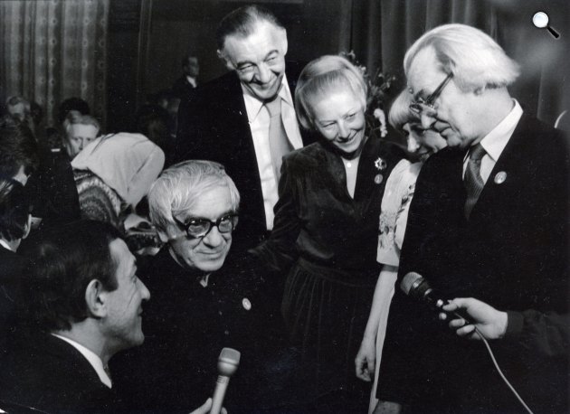 Antal Imre riporter, Amerigo Tot (Tóth Imre) szobrászművész, Sinkovits Imre és Gombos Katalin szíművészházaspár, Mikes Lilla előadóművésznő és Keresztury Dezső, író 1980 (Fotó: Fortepan/Lugosi Szilvia)
