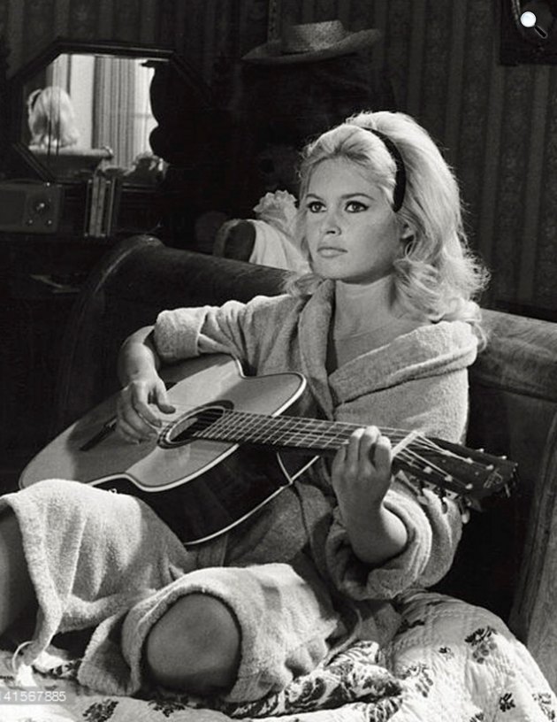 Magánélet - Brigitte Bardot szinte a saját életét játszotta el a filmben, 1962 (Fotó: Alfio/Wikimedia)
