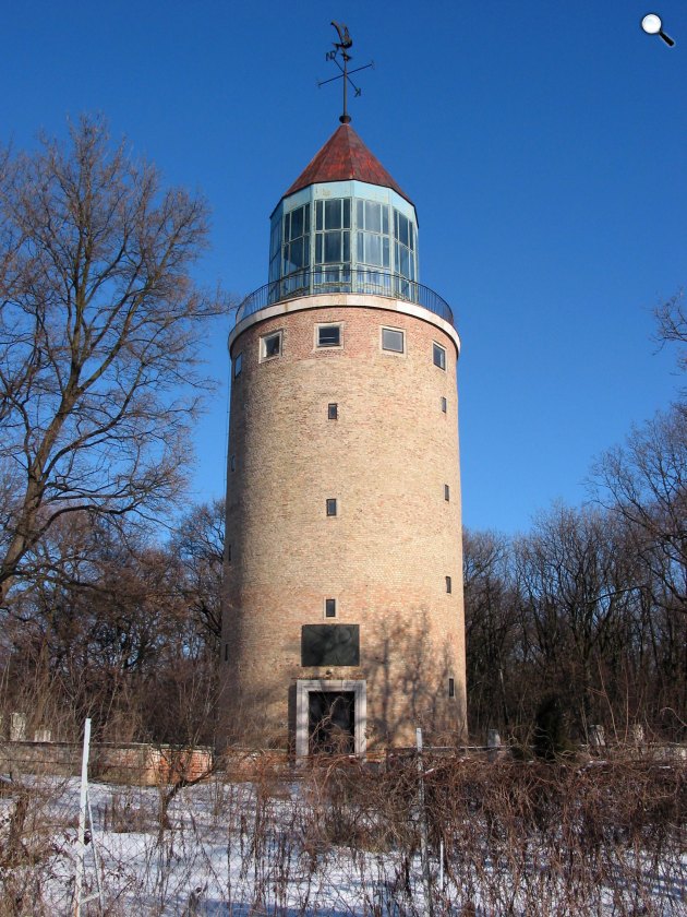 A hatalmas műgonddal megtervezett és felépült gödöllői egyetemi víztorony azonban egyetlen percig sem működött (Fotó: Lánczi András/Wikimedia)