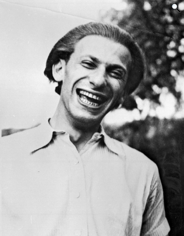 Radnóti Miklós (1909-1944) költő, műfordító, 1941 (Fotó: PIM/europeana.eu)