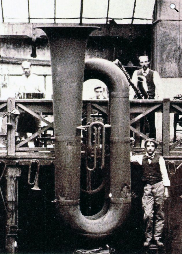 Adolph Sax szaxofon műhelye, 1851 (Fotó: Adolph Sax/tubapastor.blogspot.com/Wikimedia)