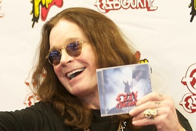Ozzy Osbourne (1948) Grammy-díjas angol énekes, a Black Sabbath énekese, 2010 (Fotó: Chicks With Guns Magazine/Flickr)