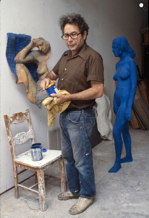 George Segal festő és szobrász a műtermében, New Jersey, 1979 (Fotó: Bernard Gotfryd/loc.gov/Wikimedia) 