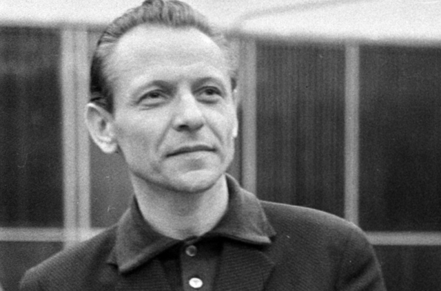 Váci Mihály (1924-1970) magyar költő, műfordító, 1965, részlet (Fotó: Fortepan/Szalay Zoltán)