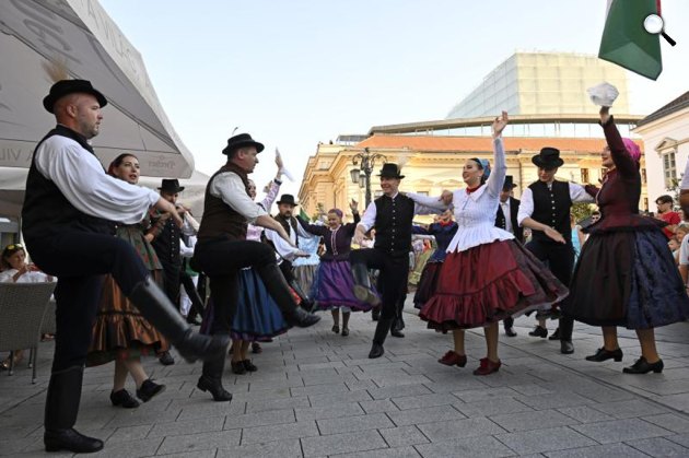 Az Alba Regia Táncegyüttes előadása a Nemzetközi Néptáncfesztiválon, 2024 (Fotó: MTI/Lakatos Péter)