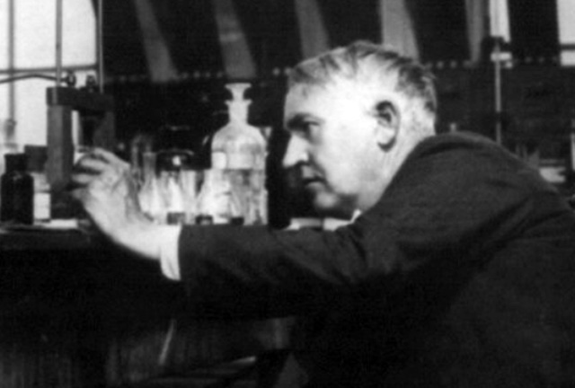 Thomas Alva Edison (1847-1931) feltaláló, alapító, tervező és kivitelező, 1904 (Fotó: Wikimédia/Library of Congress)