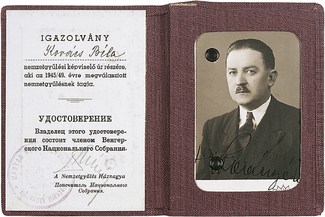 Kovács Béla (1908-1959) FKGP főtitkár, nemzetgyűlési képviselő, akit évekre kényszermunkára ítéltek, igazolványa, 1945 (Fotó: MNM)
