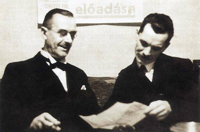 Thomas Mann és József Attila, 1937. január 13. (Fotó: Escher Károly/PIM/OSZK)