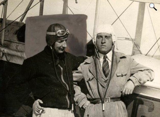 Almásy László Ede és ifj. gróf Zichy Nándor első közös repülőútjuk során, Mátyásföld, 1931 (Fotó: Balatoni Múzeum/Europeana.eu)