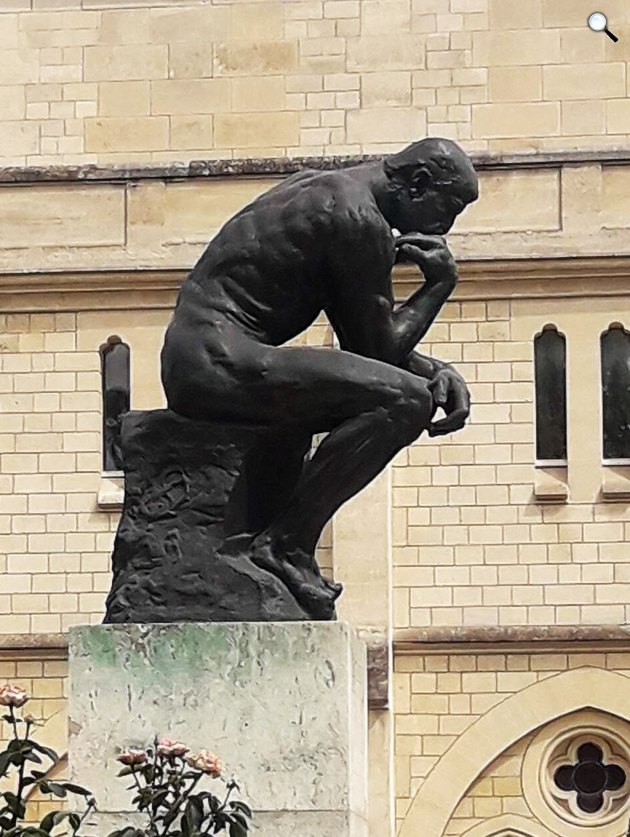 Auguste Rodin: A gondolkodó a Musée Rodin kertjében (Fotó: José Renato Venâncio Resende/Wikimédia)