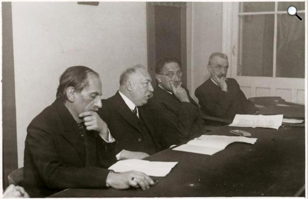 A Baumgarten díj kiosztása - Babits Mihály, Hegedűs Lóránt, Basch Lóránt, Schöplin Aladár, Rédey Tivadar, 1920-as évek (Fotó: Magyar Nemzeti Múzeum, europeana.eu)