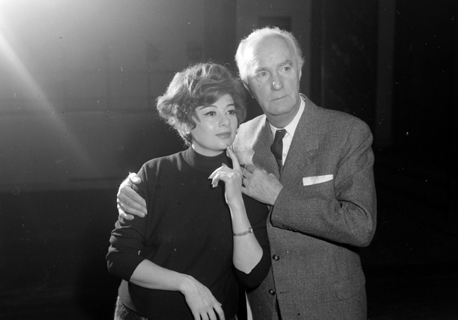 Váradi Hédi és Uray Tivadar színművészek a Magyar Rádióban, 1961 (Fotó: Fortepan/Szalay Zoltán)
