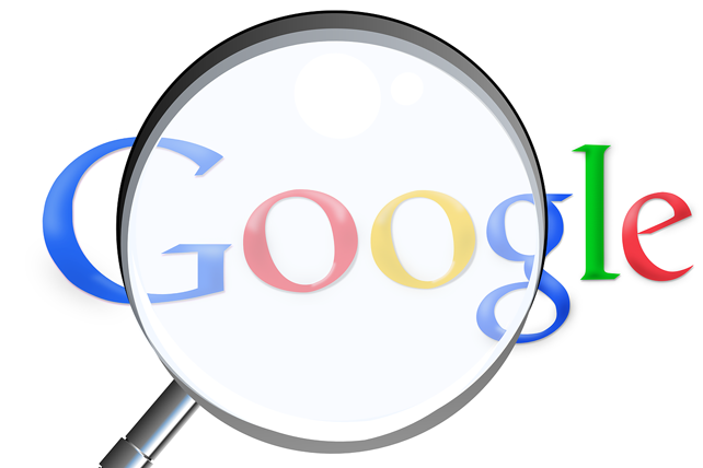 Google kereső egy laptop monitorján (Fotó: Pixabay)