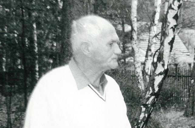 Bohumil Hrabal (1914-1977) cseh író, Kersku, 1989 (Fotó: Wikimedia)