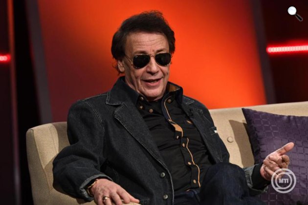 Fenyő Miklós (1947-2026) Artisjus-, Fonogram- és eMeRTon-díjas magyar előadóművész, dalszerző, szövegíró, rock and roll énekes, zenekarvezető, billentyűs az otthonában (Fotó: MTI/MTVA/Zih Zsolt)