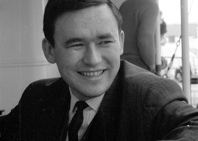 Csukás István (1936-2020) Kossuth-díjas magyar költő, író Szerbiában, 1965 (Fotó: Fortepan/Hunyady József))