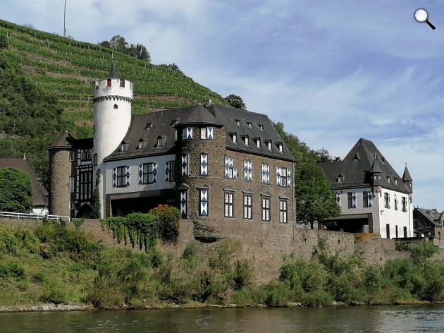  A korábban vizesárokkal körülvett Schloss von der Leyen (vagy Gondorfi Oberburg) a Mosel folyó partján található, Németország (Fotó: Cultura.hu/Kibelbeck Mara)