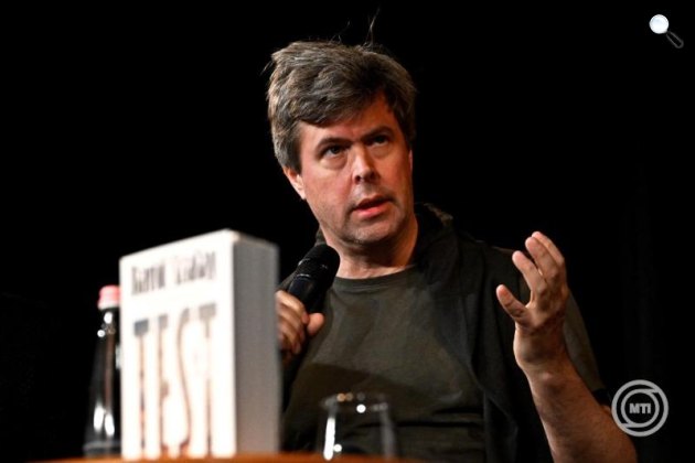 David Szalay magyar származású Booker-díjas író Test című regénye a könyv bemutatóján a Pesti Vigadó Sinkovits Imre Kamaraszínpadán, 2026 (Fotó: MTI/Hegedüs Róbert)