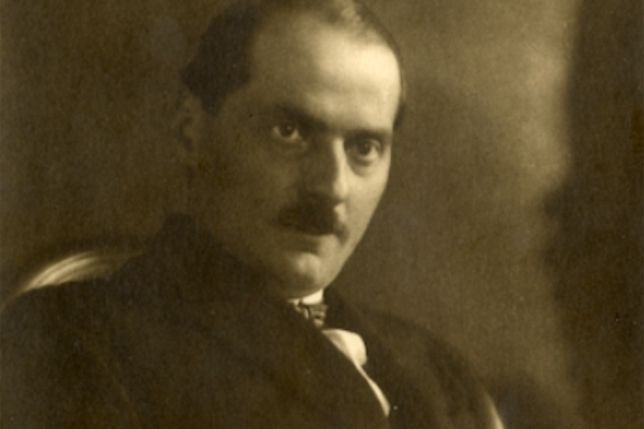 Kuncz Aladár (1885-1931) budapesti és erdélyi magyar író, szerkesztő, kritikus, műfordító, 1924 (Fotó: Europeana.eu/MNMKK Magyar Nemzeti Múzeum)