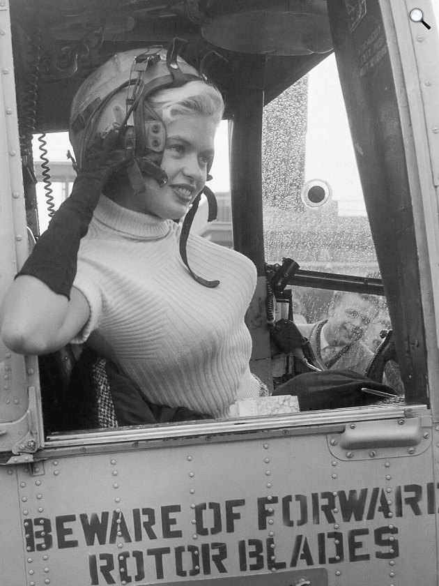 Jayne Mansfield (1933-1967) színésznő, playmate, 1957 (Fotó: Wikimedia/J.D. Noske / Anefo)