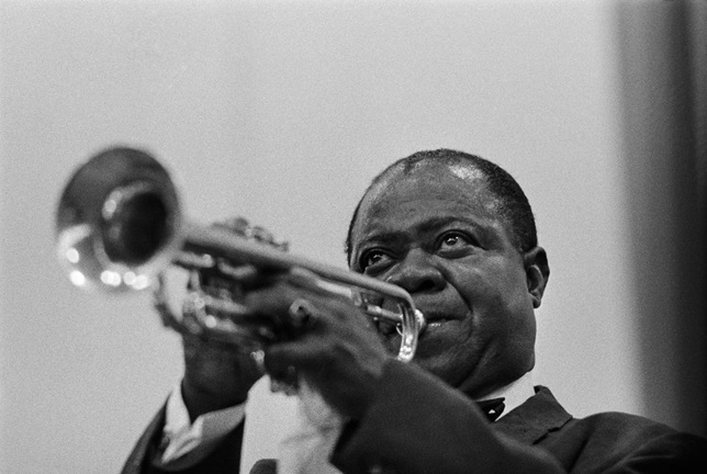 Louis Armstrong, Satchmo (1901-1971) jazztrombitás, jazz-zenész, 1961 (Fotó: Europeana.eu/National Library of Finland/Jussi Pohjakallio)