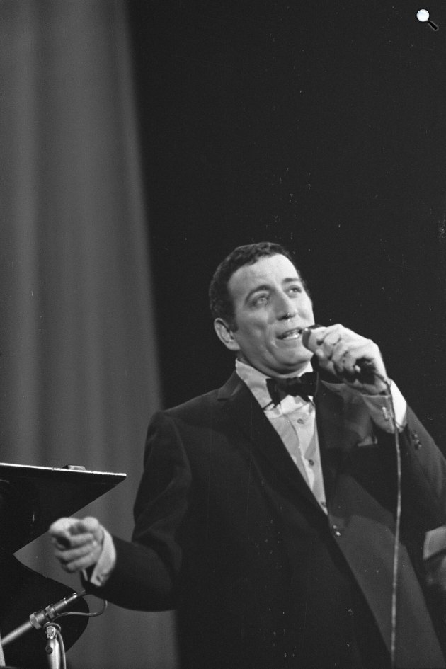 Tony Bennett (1926-2023) amerikai pop- és jazzénekes, Baltimore, 1966 (Fotó: Wikimedia/Anefo Reportage)