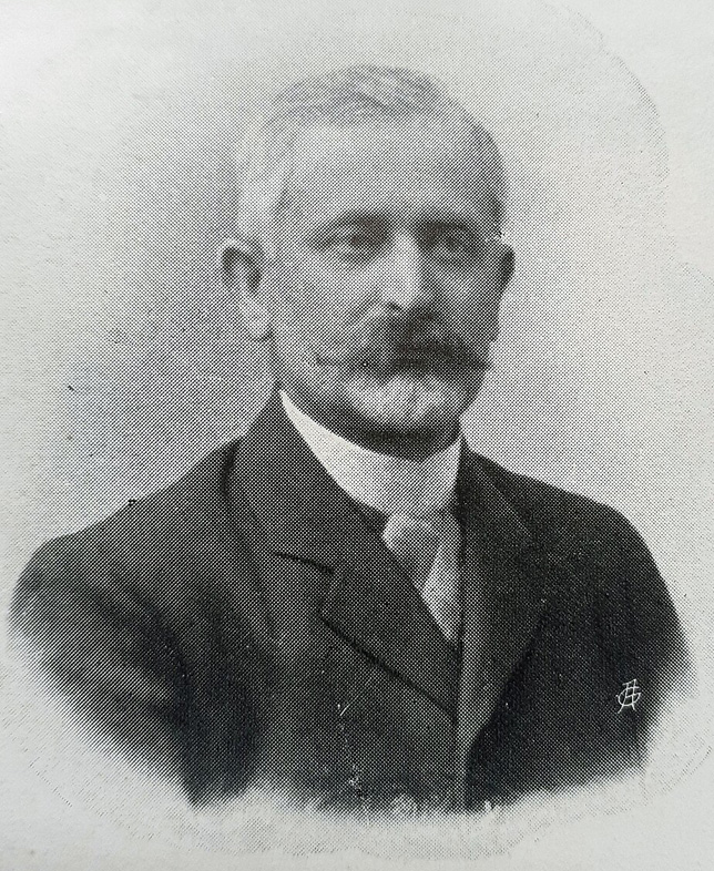 Sebők Zsigmond (1861-1916) író, szerkesztő, 1913 (Fotó: Wikimedia/C. Angerer & Göschl/Ferenczi Zoltán: A szépirodalom áttekintése a kiegyezés korától kezdve. (1867-tól 1900-ig))