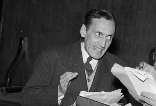 Benedek Tibor (1911-1963) színész, konferanszié. Fia Benedek Miklós színművész, a nemzet színésze, unokája Benedek Tibor háromszoros olimpiai bajnok vízilabdázó, 1958, részlet (Fotó: Fortepan/Szalay Zoltán)