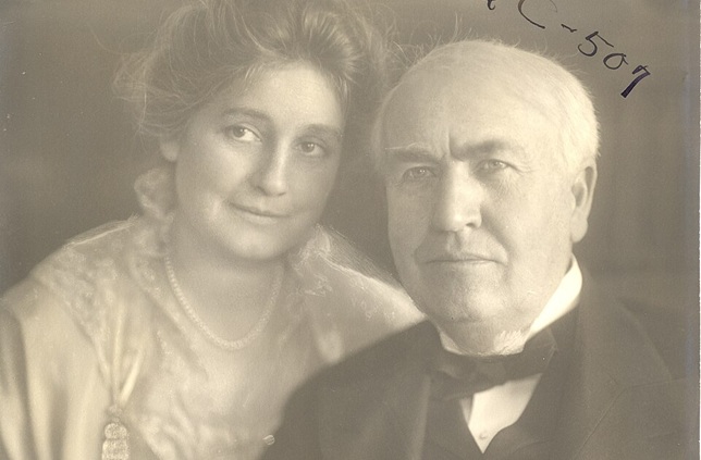 Mina Edison és és férje, Thomas Alva Edison feltaláló portréja, 1908 (Fotó: Wikimedia/Thomas Edison National Historical Park)