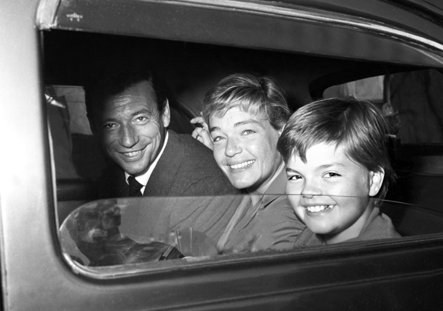 Yves Montand, Simone Signoret és Catherine Allégret,Róma, 1950 (Fotó: Wikimedia/Pierluigi Praturlon / Reporters Associati & Archivi / Mondadori Portfolio via Getty) 